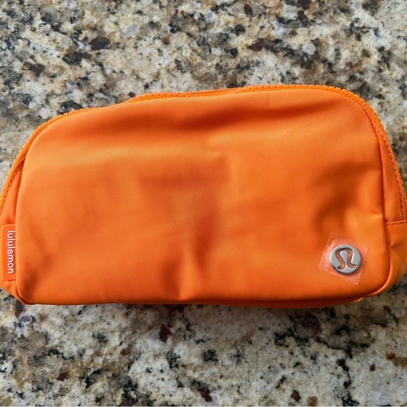 belt bag colors lululemon Lululemon Everywhere belt bag Rare color